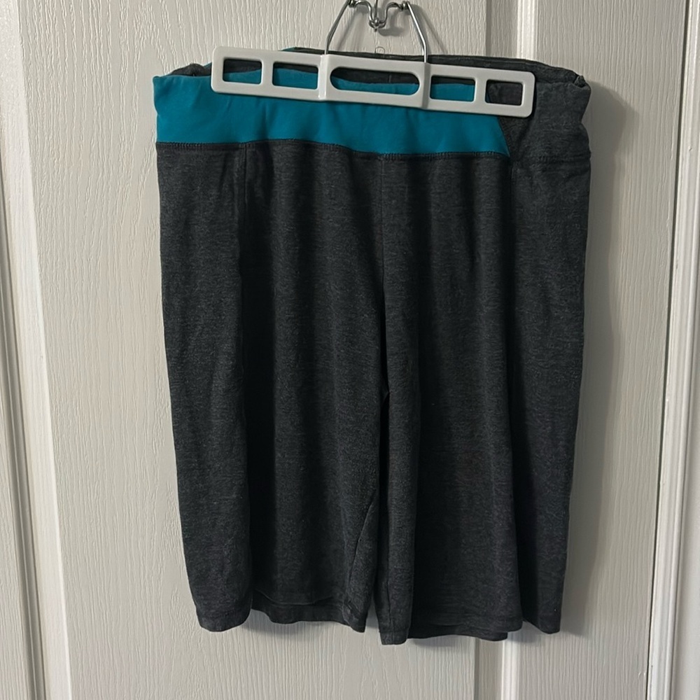 G.W. Cotton shorts size L